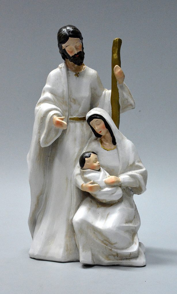 Joseph apparaît comme le protecteur de Marie et de l’enfant.