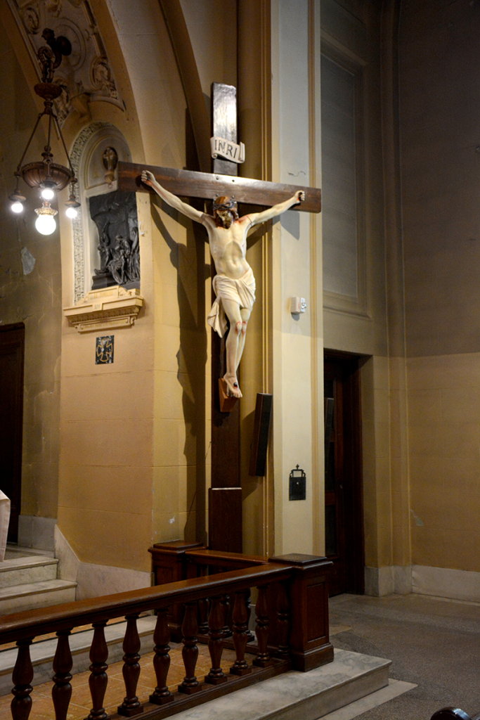 Jésus en croix dans la crypte de l'Oratoire Saint-Joseph, 2019