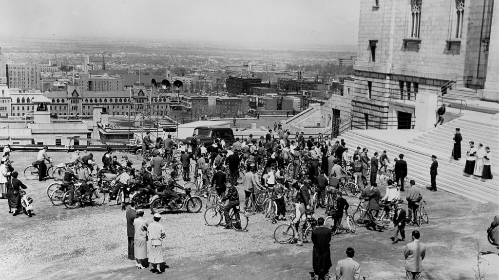 Bénédiction des cyclistes le 13 mai 1956